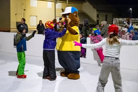 Drsanje z junaki Vintgarja Drsali&scaron;če Gorje / Foto: Nik Bertoncelj