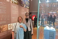arheologinji iz Gorenjskega muzeja Manca Omahen Gru&scaron;kovnjak in dr. Veronika Pflaum, razstava Čivki iz preteklosti / Foto: Jelena Justin