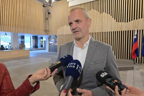 Uro&scaron; Brežan, nekdanji dolgoletni župan Tolmina, kraj&scaron;i čas minister za naravne vire in prostor v Golobovi vladi in zdaj poslanec državnega zbora, ki ga je svet javnega zavoda TNP prej&scaron;nji teden potrdil kot primernega za funkcijo direktorja na&scaron;ega edinega narodnega parka. / Foto: Marjana Ahačič