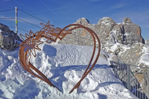 Pogled proti vrhu Visokega Dachstein (Hoher Dachstein). / Foto: Jelena Justin