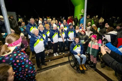 Slovenska olimpijska bakla v Mojstrani / Foto: Nik Bertoncelj