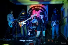 O junakih in antijunakih