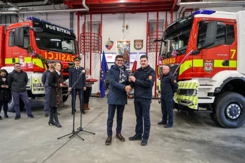 gasilci, gasilsko vozilo, GARS Kranj, PGD Bitnje / Foto: Tina Dokl