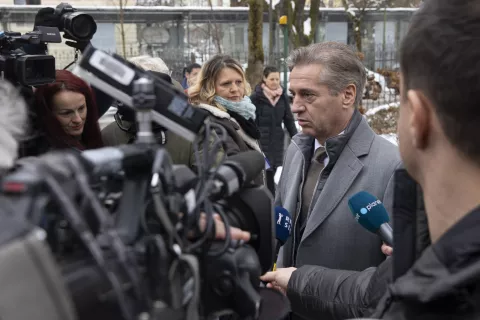 Ljubljana, Klub Pen.Delovno kosilo pri predsedniku Gibanja Svoboda Robertu Golobu, na katero je bilo povabljenih sedem pretezno levosredinskih parlamentarnih in neparlamentarnih strank. / Foto: Katja Kodba/sta