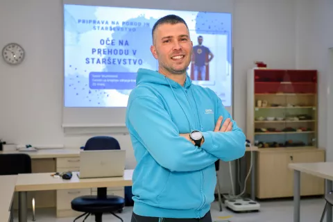 Samir Muminović Center za krepitev zdravja Kranj, priprava na porod in star&scaron;evstvo oče na prehodu v star&scaron;evstvo / Foto: Tina Dokl