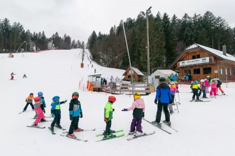 Brezplačna smuka za domače otroke