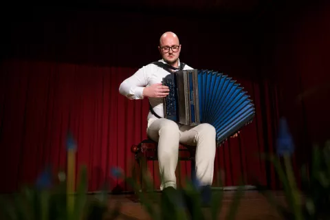 Koncert Kontrast, Primož Gnidovec - diatonična harmonika / Foto: Primož Pičulin