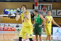 zaključni turnir Pokal SPAR 2026 &Scaron;enčur polfinale GGD &Scaron;enčur vs KK Krka na fotografiji Jaka Klobučar branilec / Foto: Tina Dokl
