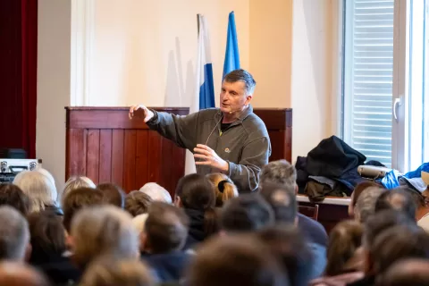 Predavanje Janez Justin - Nepal in moč solidarnosti / Foto: Nik Bertoncelj