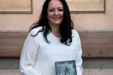 Knjigo je predstavila v 'njeni' &Scaron;kofji Loki. / Foto: Luka Kuhar