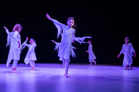 Skupina Drobižki iz KD Qulenium so se predstavili z miniaturo Belinele. / Foto: Lara Frelih