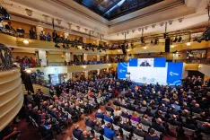 Pogled na dvorano, v kateri je sredi februarja potekala 62. M&uuml;nchenska varnostna konferenca, tudi to pot v elitni zasedbi. / Foto: Munich Security Conference