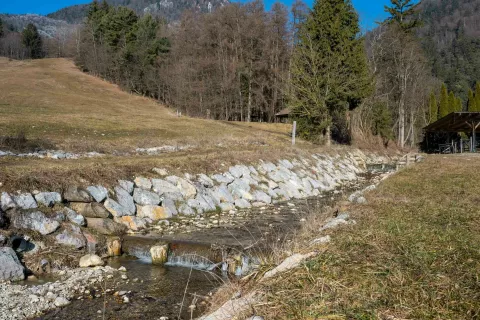 Most v Krpinu v drugi polovici leta