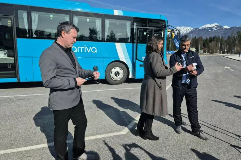 Testirajo kartično plačevanje vozovnic