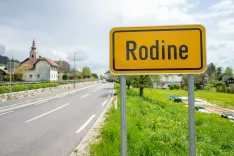 Na Rodinah bodo le &scaron;tiri hi&scaron;e