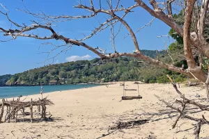 Plaža Bamboo na jugu otoka. / Foto: Neža Markelj