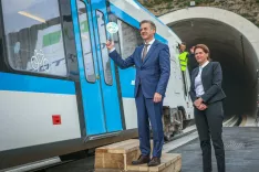 Predsednik vlade Robert Golob in ministrica za infrastrukturo Alenka Bratu&scaron;ek na poskusni vožnji po drugem tiru Divača-Koper. / Foto: Daniel Novakovič, Sta