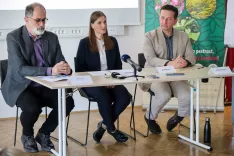 Nad invazivne okrasne rastline tudi s semaforjem