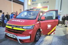 Prevzeli novo gasilsko vozilo