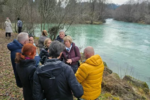 Pričakujejo pojasnilo vlade