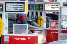 Bencinski servis Petrol občina Jesenice 9. marec 2026 (pred podražitvijo)Simbolična fotografija bencinska postaja Petrol in tankanje / Foto: Nik Bertoncelj