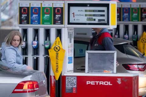 Petrol zanika oviranje dostav