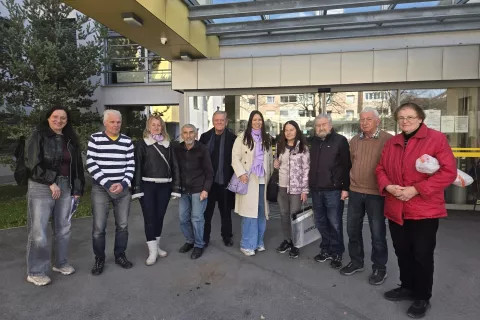 Ustvarjalci KD Likovnikov Kranj razstavljajo v Kranjskem Domu upokojencev / Foto: Arhiv Zkd