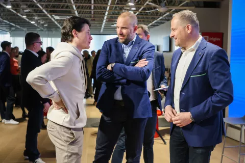 novinarska tiskovna predstavitev poleti skoki Planica 2026 z leve Cene Prevc, Uro&scaron; Zupan in Tomaž &Scaron;u&scaron;ter&scaron;ič / Foto: Tina Dokl