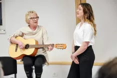 Vesna &Scaron;tefe, pesnica, glasbeni večer, Jelendol / Foto: Tina Dokl