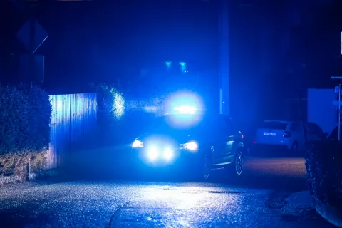 Simbolična fotografija Policija v nočni patrulji / Foto: Nik Bertoncelj