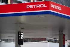 Bencinski servis Petrol občina Jesenice 9. marec 2026 (pred podražitvijo)Simbolična fotografija bencinska postaja Petrol in tankanje / Foto: Nik Bertoncelj