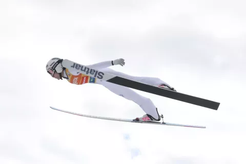 Nika Prevc je v Planici poletela do &scaron;tiridesete zmage v karieri. / Foto: Peter Ko&scaron;enina