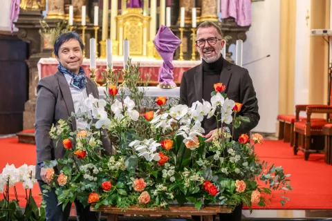velikonočna okrasitev bazilike svetega Petra v Vatikanu 2026 predstavitev v župnijski cerkvi sv. Petra v Radovljici Peter Ribič, dr. Sabina &Scaron;egula / Foto: Tina Dokl