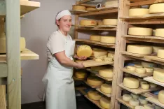 Eva Vrevc Jenko Kmetija Pr Matevž, Reteče pri &Scaron;kofji loki / Foto: Tina Dokl