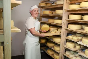 Eva Vrevc Jenko Kmetija Pr Matevž, Reteče pri &Scaron;kofji loki / Foto: Tina Dokl