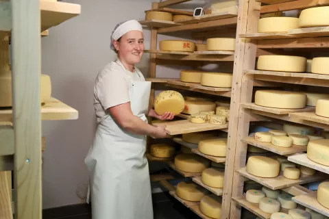 Eva Vrevc Jenko Kmetija Pr Matevž, Reteče pri &Scaron;kofji loki / Foto: Tina Dokl