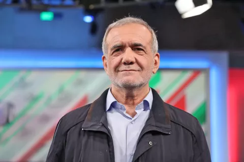 Iranski predsednik Masoud Pezeshkian (rojen 1954) na fotografiji iz leta 2024, je po svojem osnovnem poklicu zdravnik. / Foto: Wikipedija