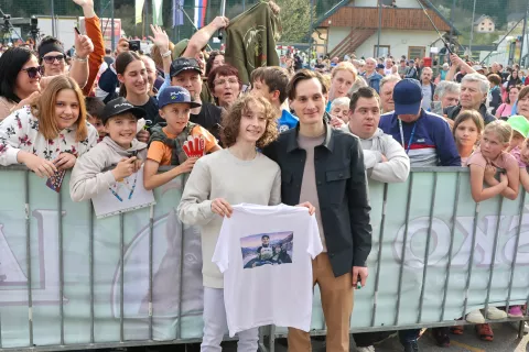 sprejem Nika in Domen Prevc Dolenja vas občina Železniki / Foto: Tina Dokl