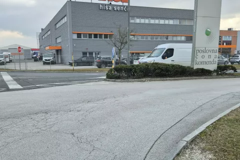 Bolj&scaron;i dostop do poslovne cone v Komendi