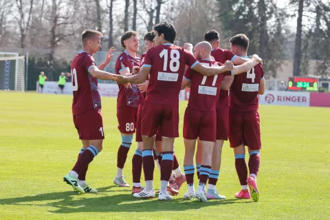 nogomet NK Triglav vs NK Brinje Grosuplje &Scaron;portni park Kranj / Foto: Tina Dokl