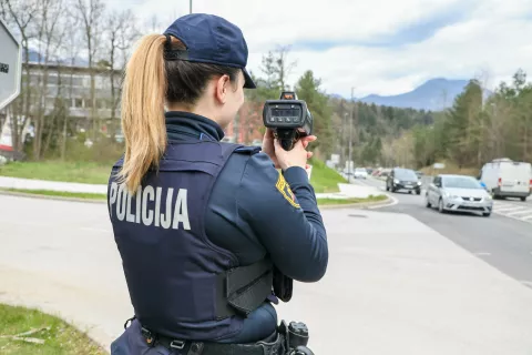 Policisti jutri merijo hitrost
