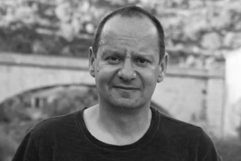 Mednarodni odvetnik in pisatelj Philippe Sands (1960), raziskovalec vojnih zločinov, zločinov proti človečnosti in genocidov. / Foto: Wikipedija