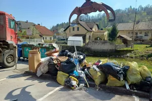Zbrali pet ton odpadkov