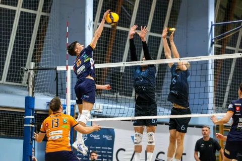 Kamničani so na prvi tekmi končnice morali priznati premoč Ljubljančanom. / Foto: Jan Ur&scaron;ič