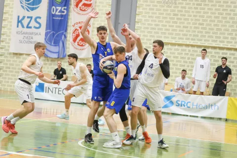 ko&scaron;arka liga OTP banka med ECE Triglav Kranj vs GGD &Scaron;enčur / Foto: Tina Dokl