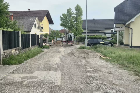 Dela na cerkljanskih cestah