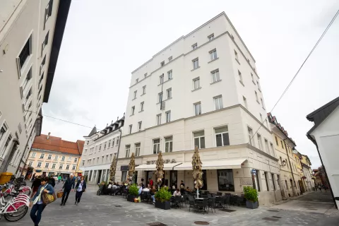 Obnovili fasado glasbene &scaron;ole