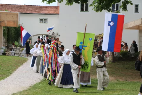 Mednarodni folklorni festival in Napev &ndash; odsev