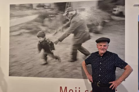 Du&scaron;an Letnar ne fotografira spektakla, fotografira življenje. / Foto: Igor Kavčič