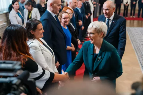 Predsednica republike Nata&scaron;a Pirc Musar je pripravila sprejem za novo vlado in jim ob začetku mandata zaželela uspe&scaron;no delo. / Foto: Bo&scaron;tjan Podlogar/UPRS